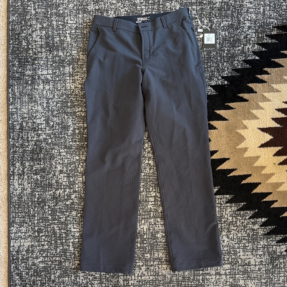 Nike Golf Tour Performance pants size 30 x 32 Black BRAND NEW